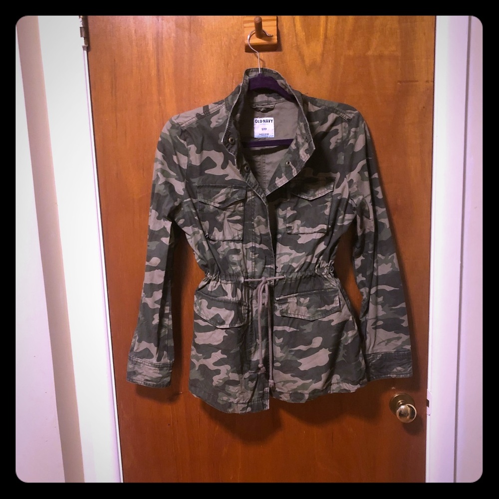 Small old navy camo fall jacket
